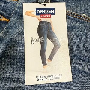 Levi's Dark Blue Jeggings